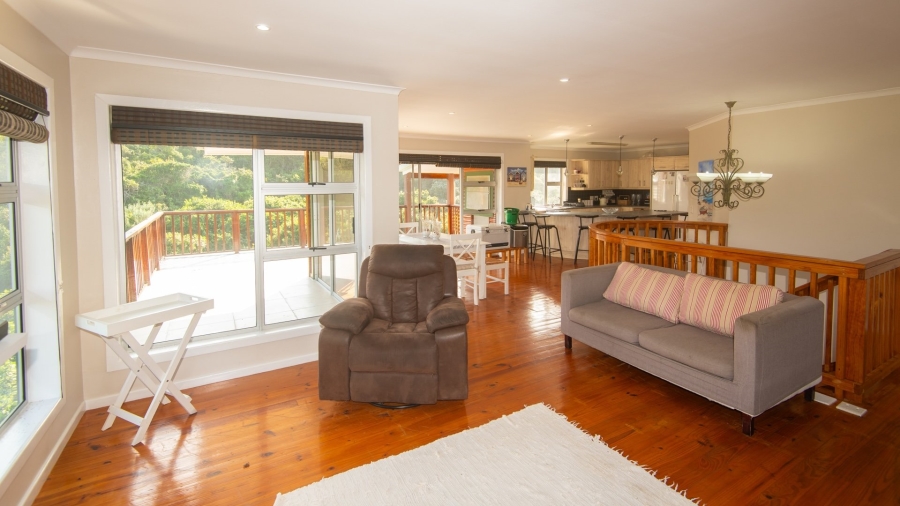 6 Bedroom Property for Sale in Nature On Sea Western Cape